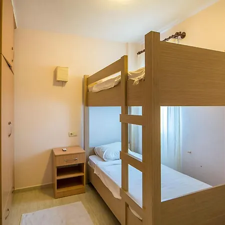 וילה Sleeps 9 With Pool Air Con And Wifi *