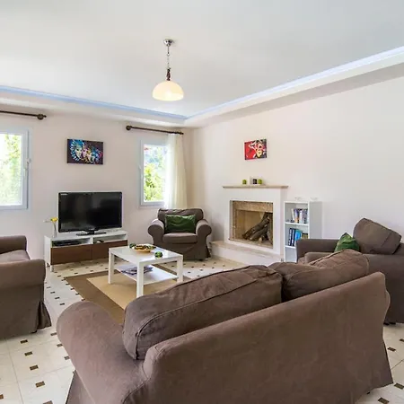 Sleeps 9 With Pool Air Con And Wifi וילה דליאן
